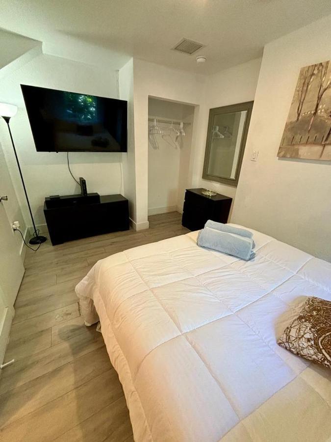 Quiet & Centrally Located House - Private Parking, Laundry And Storage For Luggage Miami Exteriör bild