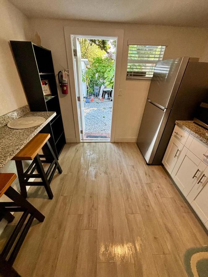 Quiet & Centrally Located House - Private Parking, Laundry And Storage For Luggage Miami Exteriör bild